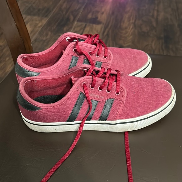 Adidas shoes  size 5 (big boy ) - Picture 3 of 5